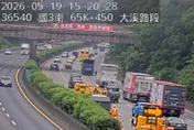 國3北上大溪段小車貨車追撞！紫爆塞2公里　時速不到20公里