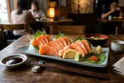 吃生魚片腹瀉3天竟血便！30歲女確診沙門氏桿菌住院