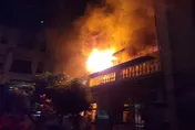 影/安南黑煙吞天！4樓住宅突竄惡火　 3汽機車慘淪廢鐵