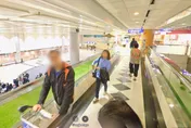 桃機大場面！3旅客為吃麥當勞慘遭丟包　網笑：超療癒