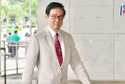 「開心鬼」不開心！港影視大佬黃百鳴涉內線交易　罪名成立
