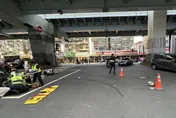 影/新北中和自小客毒駕倒車撞機車　2女遭撞飛1死1傷