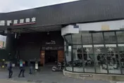 台南重機店剪斷眼鏡蛇頭！老闆嗆「剪網友」發聲明道歉
