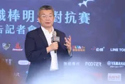中職/誰說會長不能打？蔡其昌對決王建民炸裂安打　史詩畫面誕生