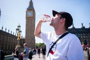 熱到爆！英國倫敦飆高溫34.8度　破5月最高紀錄