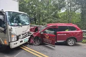 北宜公路消防勘災車對撞大貨車　車頭全毀2駕駛輕傷