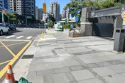 擺脫破地磚與高低差！新北人行道蛻變　市民有感：路變好走