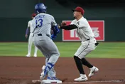 MLB/道奇響尾蛇之戰嚴重車禍　曼西、瓦加斯相撞雙雙傷退