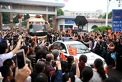 高考登場！安徽毛坦廠中學再現壯觀送行　車牌「91666」有深意