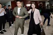 沈伯洋名片「ㄅ」字Logo青鳥嗨翻了！網開酸：敗北的ㄅ？
