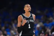 NBA/文班亞馬狠推布朗森腦袋惹議！聯盟：未達惡意犯規標準
