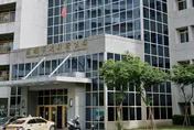 高雄女師控訴遭強制住院　深夜再發聲「到院被人牆包圍」