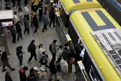 廣州要罰「擴音族」！搭地鐵公車手機放聲音　最高罰近5千台幣