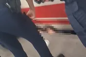 高雄火車站女子墜軌遭普悠瑪撞擊！頭破血流卡月台縫隙