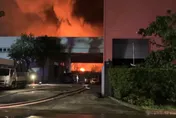 高雄廢棄物廠爆大火！陳其邁趕赴現場　環保局提醒「3區民眾注意」