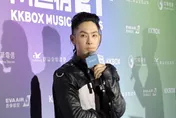 吳建豪抱病開唱遇突發狀況！驚險跳下升降台撿麥克風　嘆：我盡力了