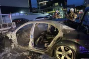 台南安平清晨火燒車！賓士陷火海　40歲男意識不清送醫