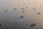 荷莫茲海峽打開了！川普報喜：許多船隻載石油走了
