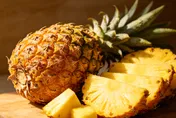 金鑽鳳梨甜到停不下來！小心「鳳梨病」皮膚癢上身