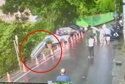 影/新店大面積走山二度坍塌　汽車也滑落邊坡