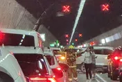 國5雪隧5車追撞！北上車道封閉　回堵逾4公里動彈不得