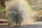 影/人孔蓋都飛起來！北市信義區驚見「駭人爆炸」釀停電