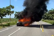 影/鹿草大中午火燒車烈焰黑煙　1人當場燒成焦屍