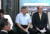 綠白合曙光？柯文哲、柯建銘同框互稱「老朋友」 柯建銘：最好能合作