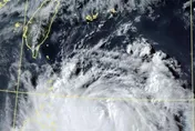 3.5米巨浪突襲！強颱米克拉甩瘋狗浪　6縣市列警戒
