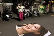驚！美女議員看板「臉不見了」　法國男90秒強行外帶內幕曝光