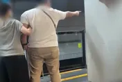 影/手機掉高鐵軌道！男飆罵站務員「跳下去撿」　荒唐片曝光