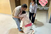 苗栗40歲癌末男扛家計「父親節前病逝」　妻女無依他出手了