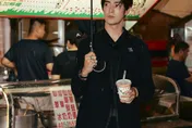 金曲37/莫文蔚爆紅貝斯手首發聲！PO台灣夜市照帥翻　昔面臨截肢危機