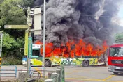 影/南港212路公車陷火海司機邊開邊燒！目擊者：叫停不聽