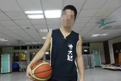 台中渣警官「偷拍警花女友不雅片」還剪輯精華上網賣！遭免職