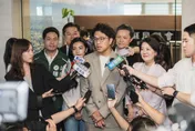 沈伯洋開戰蔣萬安！批致癌油「責任轉移」 北市府霸氣反擊