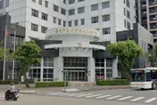 南港警「窩總統府附近打牌、釣少年仔簽賭」！還嗆：法辦我啊