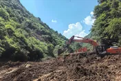 剛下車就塌了！甘肅山崩33工人遭活埋　已致5死12人仍受困