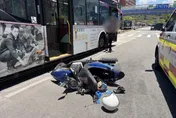 影/台大正門口機車逆撞公車　騎士噴飛慘摔毒駕篩檢陽性