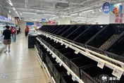影/巴威未到先爆採買潮！杭州超市貨架被搬空　官方籲理性備貨