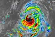 巴威減弱「頭輕腳重」仍達中颱中段班！中部以北防顯著風雨