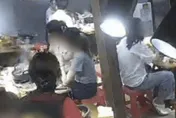 動作大？椅子壞？陸情侶「熱吻」打翻火鍋燙傷人　與餐廳互踢皮球