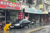影/巴威颱風肆虐「蚵煎一條街」冷清　店家苦笑：加減賣