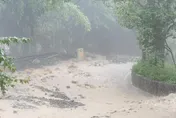 影/巨石砸落！巴威颱風豪雨轟苗栗　泰安、卓蘭交通癱瘓