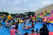 炎炎夏日到南投消暑　竹山鎮公所前變身「大型水樂園」