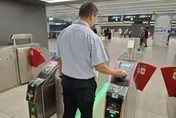 北捷試辦「無門檔閘門」增「紅燈閃爍」抓逃票