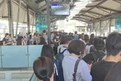 通勤族哀號！桃捷「列車故障」乘客被請下車