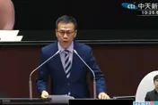 吳崢嗆又沒逼你吃毒油！羅智強怒轟賴政府得「官癌」