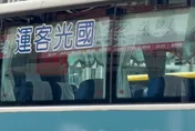 影/國光客運「酒空男挑釁激怒駕駛」　乘客驚喊：差點死在國道