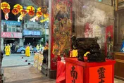 青山宮爆虐貓！拿小喵過爐「被網友轟爛」　廟方急道歉